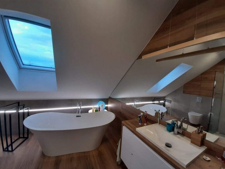 Łazienka ze skosami