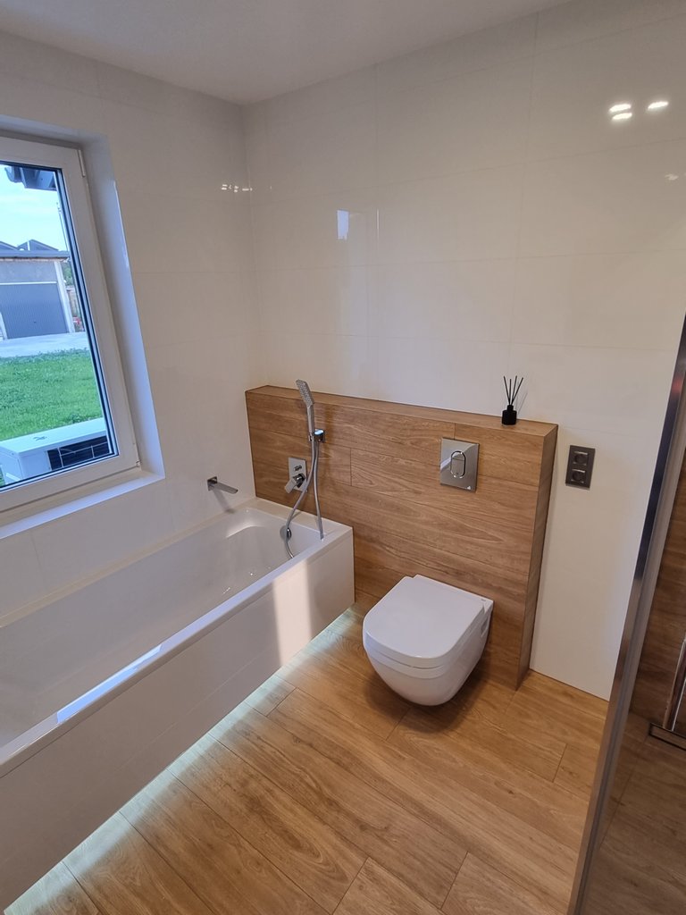 Wanna z elementem podświetlenia